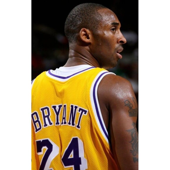 Kobe Bryant (Mitchell/Ness)-(Lakers)-(Yellow)-(Jersey)-(New Cond.)-(SizeXL)-$100 - Picture 6 of 12